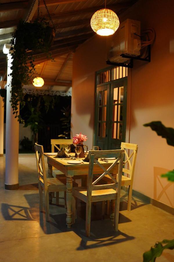 Villa Ronaya Surf Waves Dikwella Esterno foto