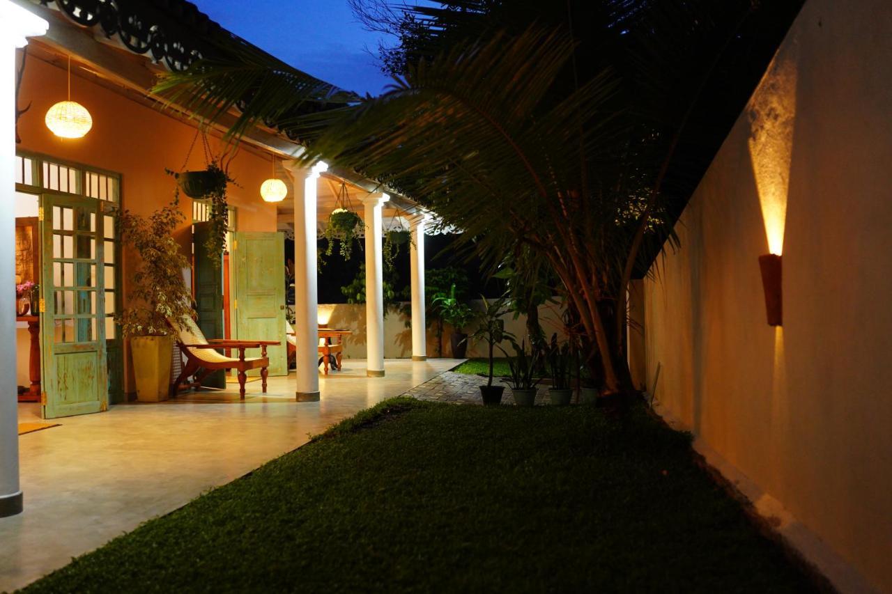 Villa Ronaya Surf Waves Dikwella Esterno foto