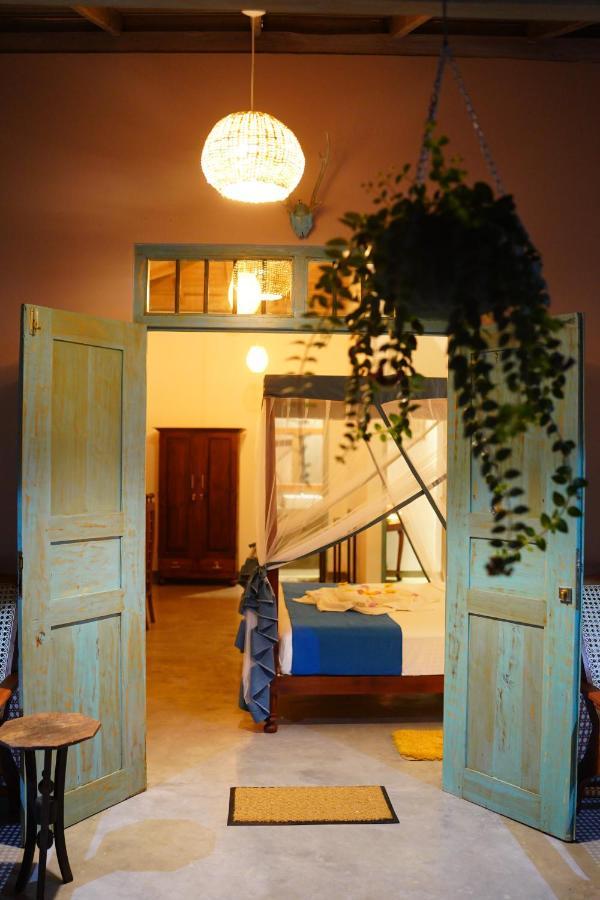 Villa Ronaya Surf Waves Dikwella Esterno foto
