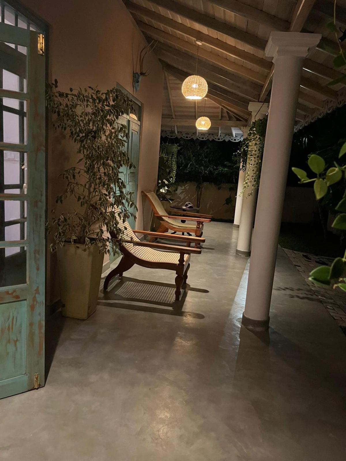Villa Ronaya Surf Waves Dikwella Esterno foto