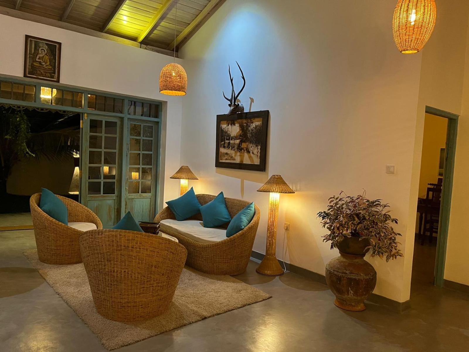 Villa Ronaya Surf Waves Dikwella Esterno foto